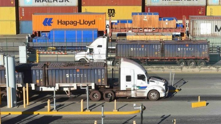 Tras robo en Colima, autoridades aseguran que contenedores eran de jugos de fruta y no oro