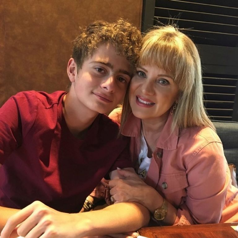 Fotografía de Erika Buenfil y su hijo