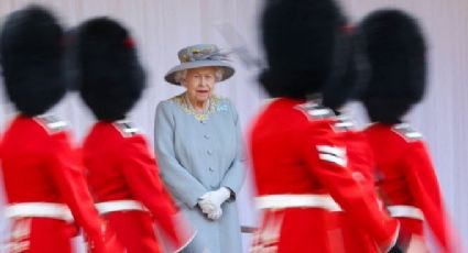 Con una FOTO familiar y saludos desde el balcón, la Reina Isabel II inicia festejos por el Jubileo de Platino