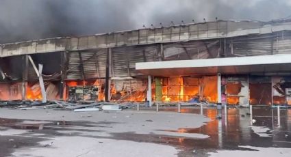 Misil impacta en concurrido centro comercial; reportan a 15 víctimas fatales y más de 50 heridos