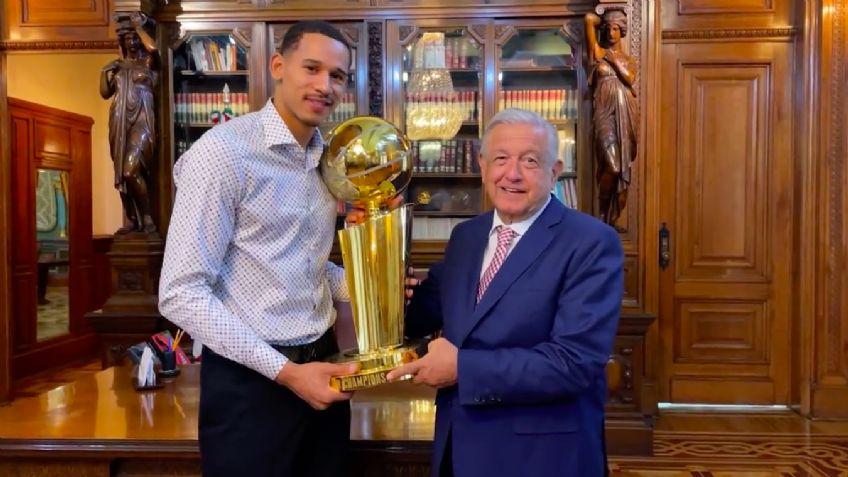 "No olvida el origen de su familia", dice AMLO a Juan Toscano tras reunión en Palacio Nacional