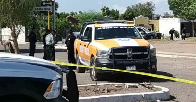 Atacan a balazos a dos personas dentro de un domicilio