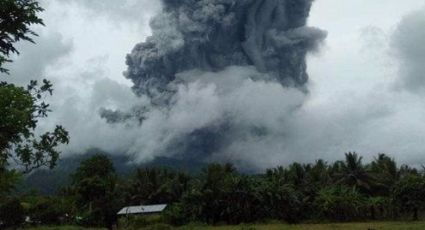 VIDEOS: Volcán en Filipinas entra en erupción; autoridades desalojan a cientos de habitantes