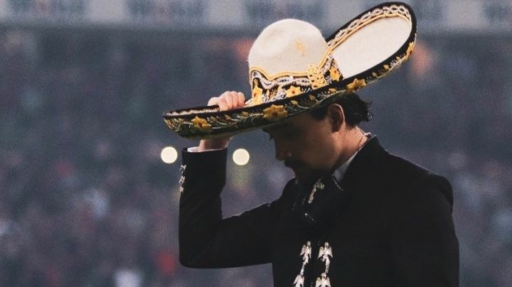 VIDEO: Alex Fernández 'se gana' a Joe Biden en la Cumbre de las Américas; le llevó mariachi