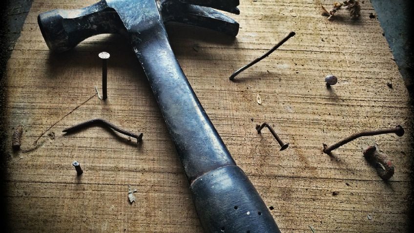 Tras una discusión, Joan le arranca la vida a un menor con un martillo; era su novio