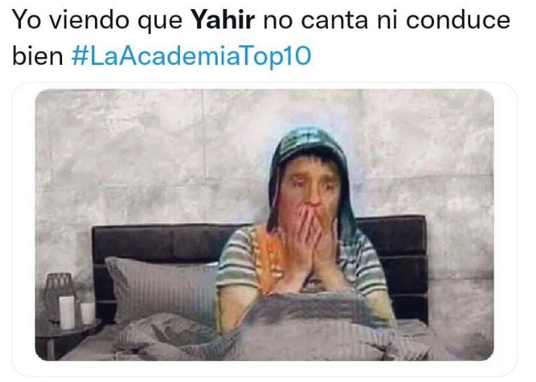 Tunden a Yahir con memes tras cantar en vivo