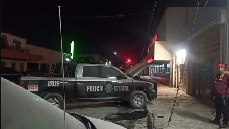 Una patrulla de la PESP fue incendiada en pleno centro de Ciudad Obregón. Foto: Facebook