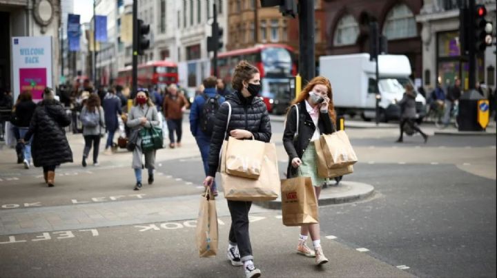 Alarmante: Los casos de Covid-19 se desbordarían en Inglaterra; los hospitales están saturados