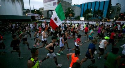 Medio Maratón de la CDMX causa un grave accidente vial; Auto quedó volcado en Paseo de la Reforma