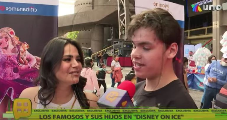 Luz Elena González y su hijo Santiago