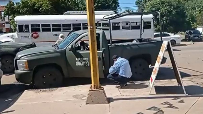 Reportan aparatoso accidente en Cajeme: Unidad del Ejército colisiona contra 2 vehículos