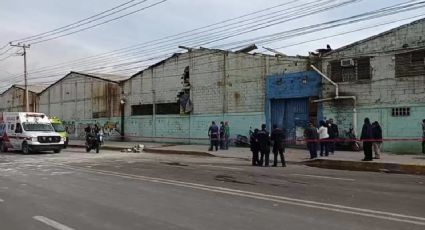 Fuerte explosión en fábrica de muebles para baño en Ecatepec dejó tres lesionados