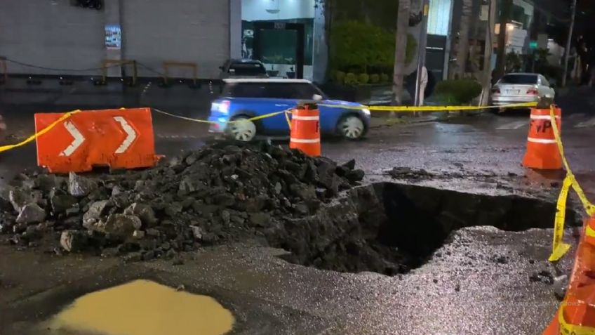 Atención: Se abre un enorme socavón en Eje 5 Sur en la CDMX; toma precauciones