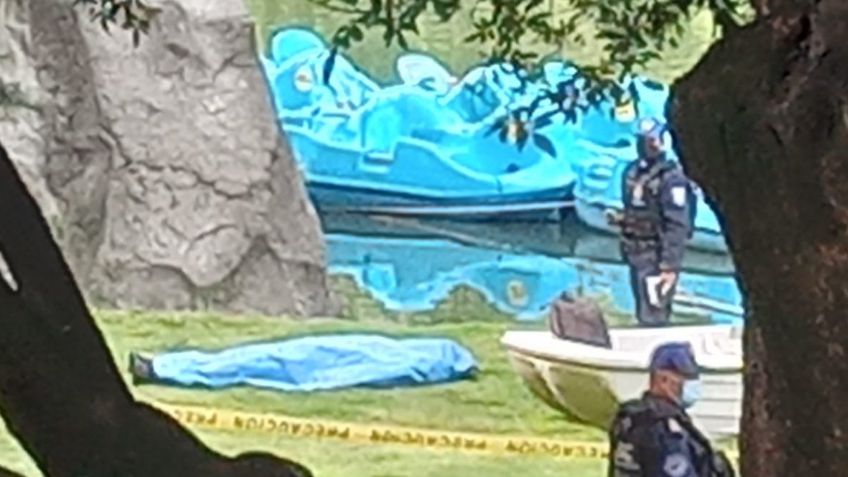 De terror: Aparece un cuerpo flotando en el Lago de Chapultepec; autoridades investigan el deceso