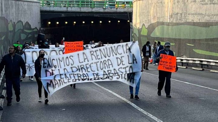 Tómalo en cuenta: Locatarios de la Central de Abasto llegan al Zócalo; piden destitución de funcionaria