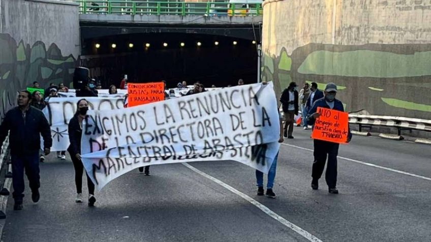 Tómalo en cuenta: Locatarios de la Central de Abasto llegan al Zócalo; piden destitución de funcionaria
