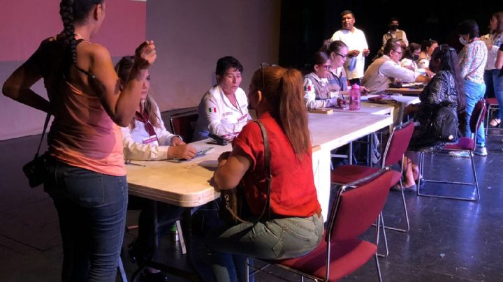 Cajeme: Entrega Secretaría de Bienestar 127 tarjetas para el rescate de planteles escolares