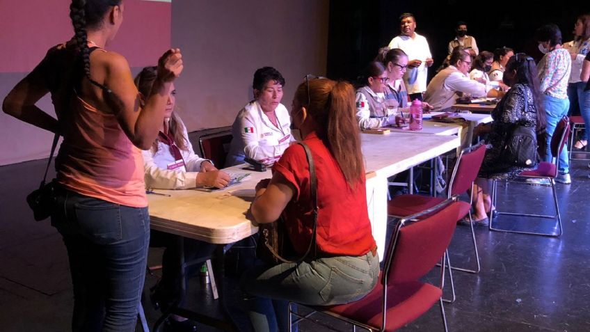 Cajeme: Entrega Secretaría de Bienestar 127 tarjetas para el rescate de planteles escolares