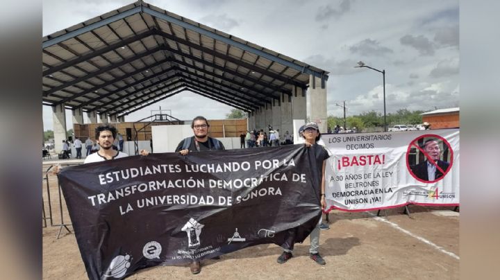 Se manifiestan previo a la llegada de AMLO a Rahun en Guaymas, Sonora