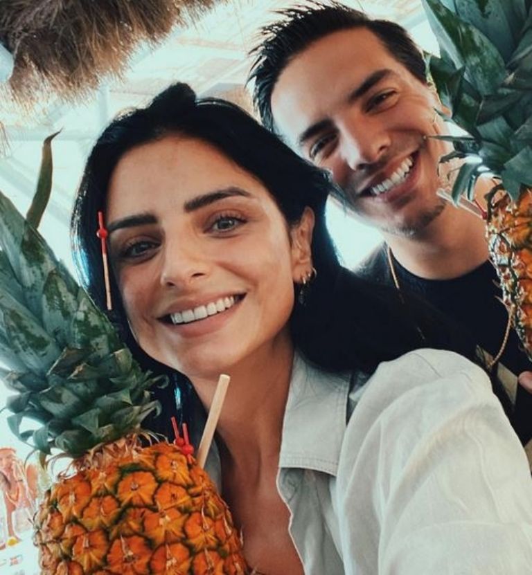 Aislinn y Vadhir Derbez de vacaciones