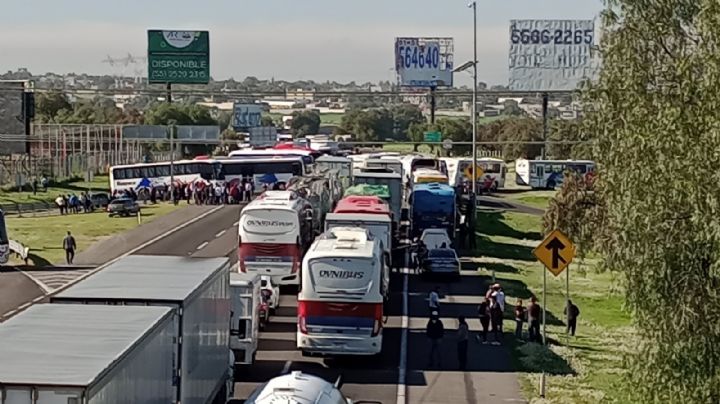 Piperos bloquean la autopista México-Pachuca en protesta por nuevas disposiciones; esto sucedió