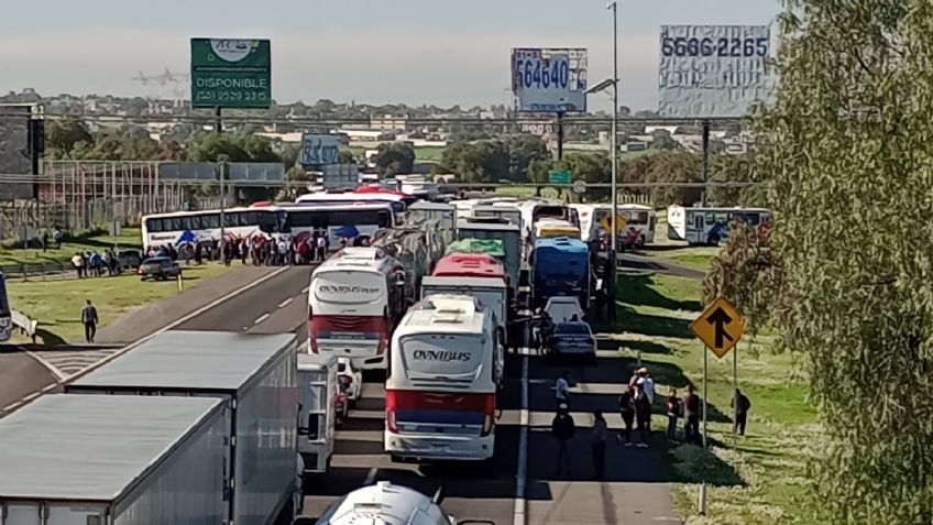 Piperos bloquean la autopista México-Pachuca en protesta por nuevas disposiciones; esto sucedió