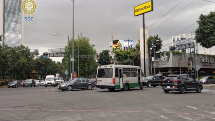 No dejan dormir: Vecina protesta contra remodelación de una tienda departamental en CDMX