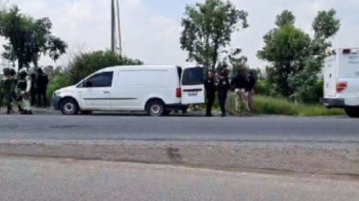 'Maremoto': Tirado en un camino, hallan cadáver envuelto en plástico con 'narcomensaje' del CJNG