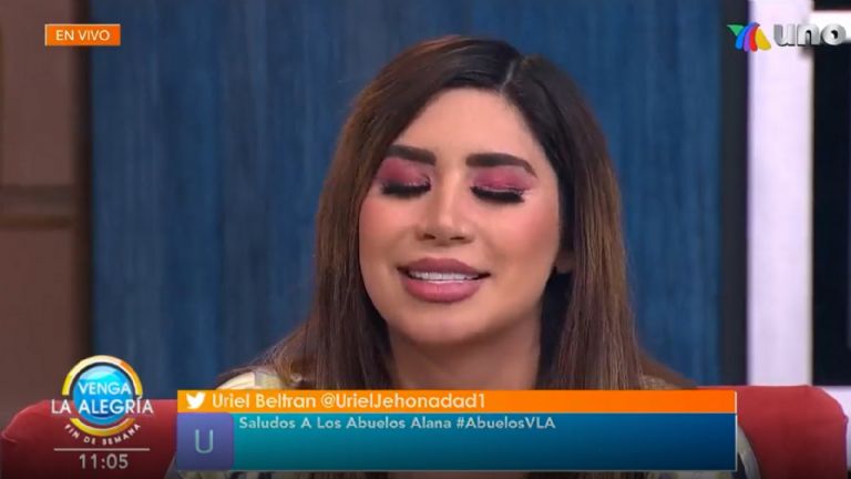 La Bebeshita se conmueve al hablar de su abuelita