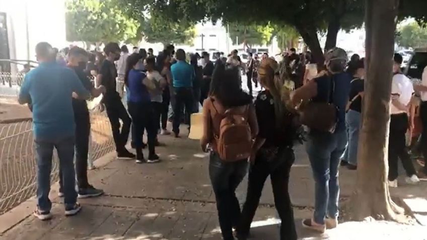 Denuncian fallas en cobro de beca Benito Juárez; estudiantes y padres de Cajeme alzan la voz