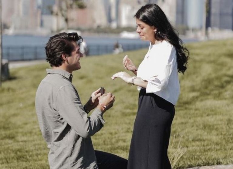 Paulina se comprometió hace un año