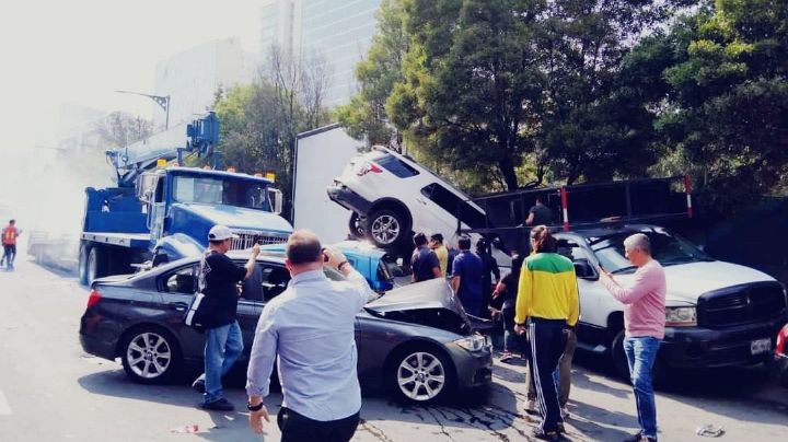 VIDEO: Tráiler se queda sin frenos y provoca accidente en la México-Toluca