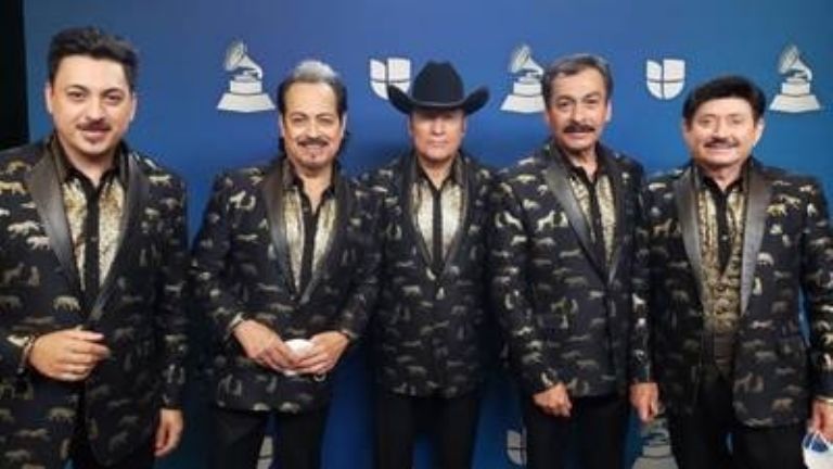 En la imagen, Los Tigres del Norte, agrupación que se presentará hoy en Zócalo de la CDMX. Foto: Internet