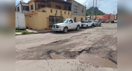 Ciudadanos piden 'coperacha' para arreglar calles destrozadas; alcaldesa pide que esperen dos meses