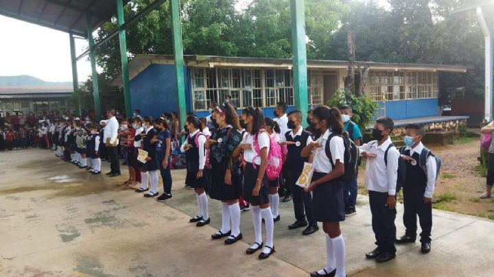 Revés para la SEP: Juez suspende la eliminación de los grados escolares