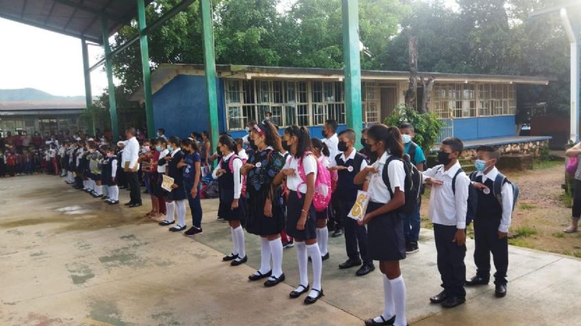 Revés para la SEP: Juez suspende la eliminación de los grados escolares