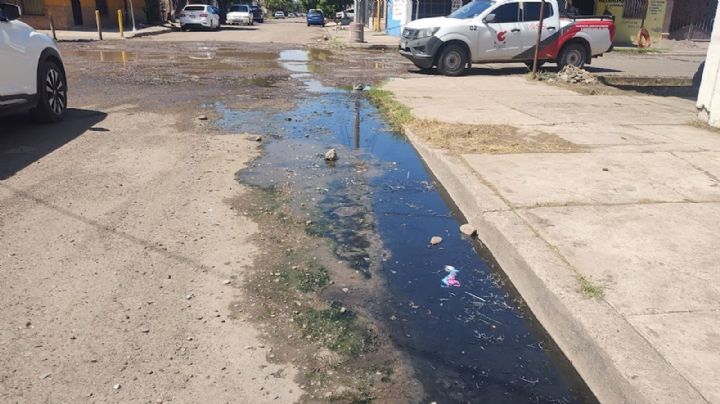 Ciudadanos denuncian drenaje colapsado desde hace seis meses al sur de Ciudad Obregón