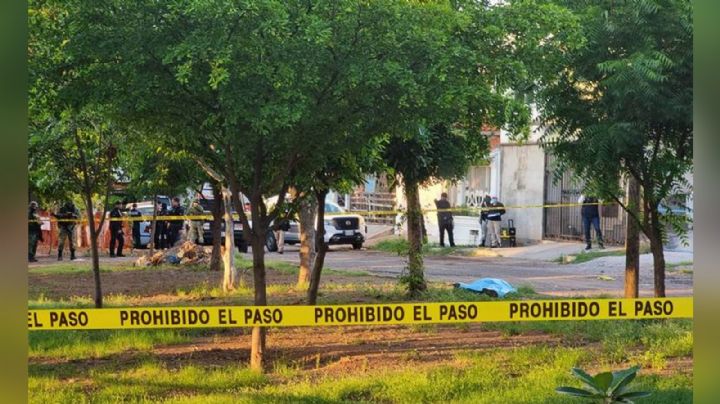 De varios impactos de bala, gatilleros le retiran la vida a una mujer en Guanajuato