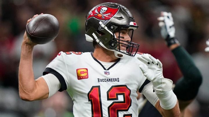 VIDEO: Así fue como Tom Brady rompió dos tablets durante el Buccaneers vs Saints
