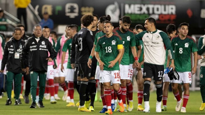 Tras derrota de México ante Colombia, Martino es víctima de abucheos y agresiones en el estadio