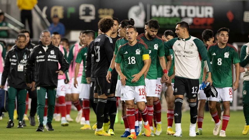 Tras derrota de México ante Colombia, Martino es víctima de abucheos y agresiones en el estadio
