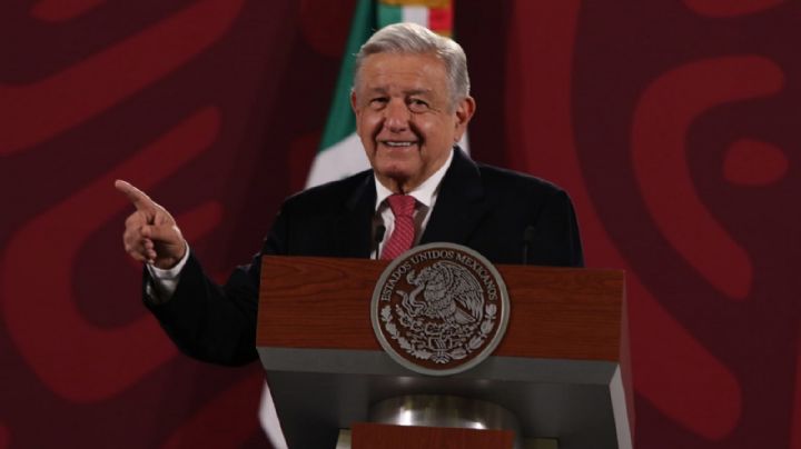 (VIDEO) 'Mañanera': Con canción de Chico Ché, AMLO confirma ciberataque a Sedena y que está enfermo