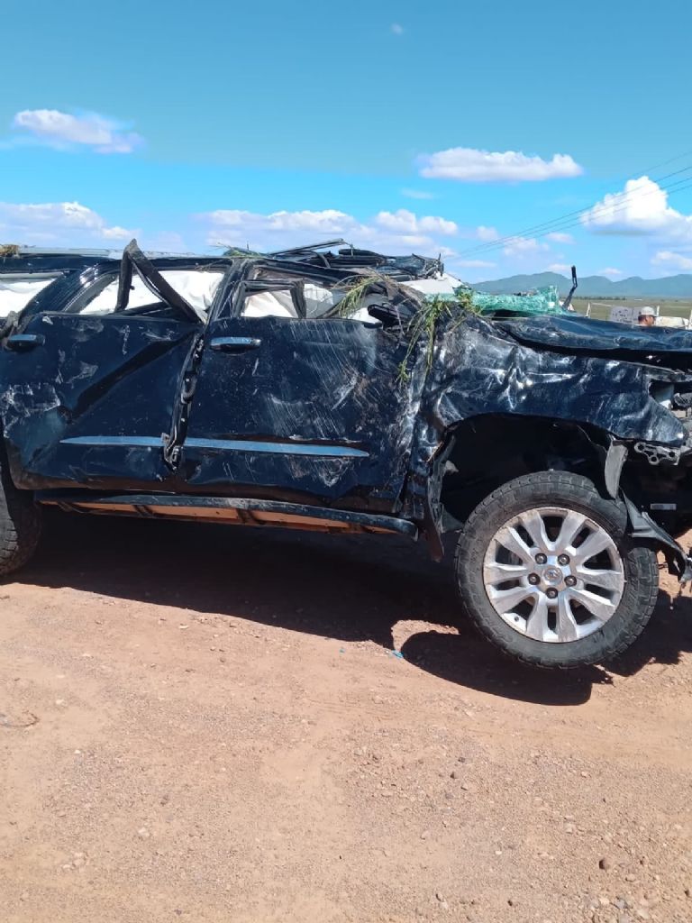 Una persona murió en una volcadura en Sonora. Foto: Facebook