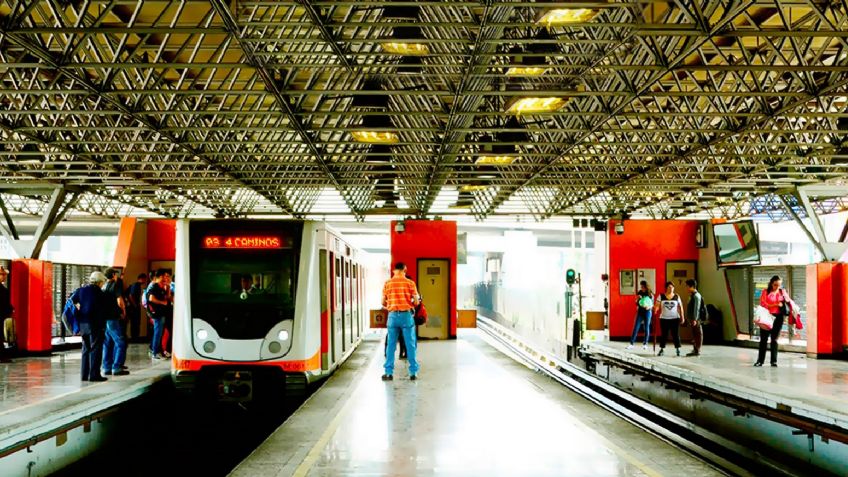 Caos y retrasos: Una sombrilla en las vías causó un corto circuito en el Metro CDMX