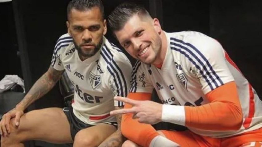 Lanza apuesta: Tiago Volpi reta a su compatriota Dani Alves para el Toluca-Pumas