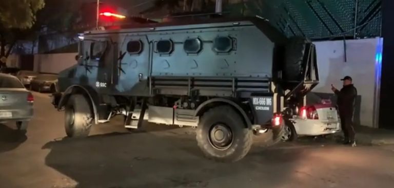 Los agresores de Ciro Gómez Leyva fueron llevados a la cárcel. Foto: Twitter