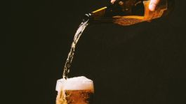 Foto que representa a FOTO: Tras hallar a su novio en estado de ebriedad, una mujer decide hacer lo impensable