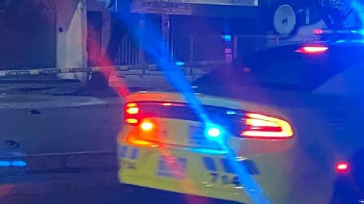 A sangre fría: Sicario irrumpe en barbería y dispara contra joven de 15 años hasta matarlo