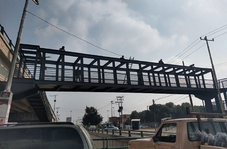 Puente Peatonal en la GAM