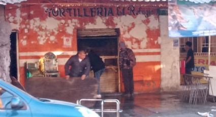 Se registra fuerte incendio en una tortillería de Martín Carrera; No hay lesionados